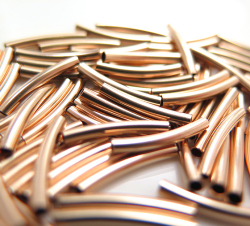 14kgf（ローズゴールドフィルド）・チューブ（プレーン/カーブ）（1.5mm×25mm）（50個）