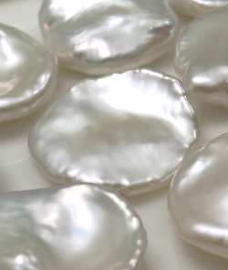 ケシパール 花びら ルース 淡水真珠 穴無 13～17mm 2個