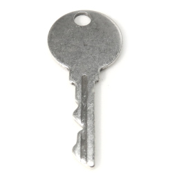 キーチャーム 鍵 key charm 33mm×15mm 真鍮 アンティークシルバーカラー（50個）
