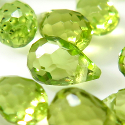 ペリドット ビーズ ブリオレット 天然石ルース 【ティアドロップカット 5×3mm 横穴 しずく】