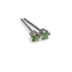 ペリドットピアス シルバー 2mm 天然石＜8月誕生石＞SV925（1ペア）