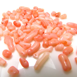 コーラル 珊瑚（染・ピンク）粒売り 20g（60粒前後） さざれチップビーズ（25個）