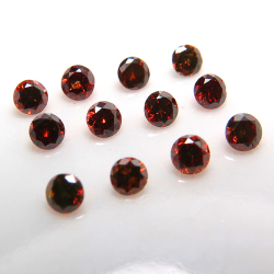 天然石ルース（裸石）・レッドダイヤモンド【Si】(エンハンスメント)/ラウンド【2mm】ダイヤモンドカット（25個）