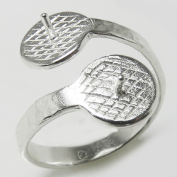 指輪リング台 ハンマード（カップ 丸皿8mm・突き刺し×2）真鍮ブラス・シルバーカラー（50個）