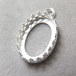 ペンダント空枠 チャームクラウン（ベゼルセッティング/カボション用）（オーバル・14mm×10mm）（真鍮ブラス・シルバープレーテッド）（50個）