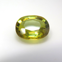スフェーン 天然石ルース 裸石 ロシア産/非加熱 オーバル【9.0×7.4×3.3mm】ファセットカット（1個）