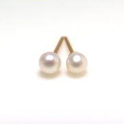 淡水パールピアス 真珠 （ホワイト系） ラウンド 3～3.5mm　14K/14金 （1ペア）