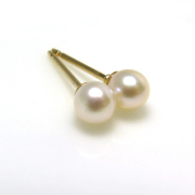 14K淡水パールピアス・淡水真珠（ホワイト系）/（ラウンド5～5.5mm）「K14（14金）」（1ペア）