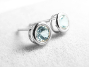 アクアマリン ピアス シルバー 天然石＜3月誕生石＞ ベゼル 4mmラウンド SV925 1ペア
