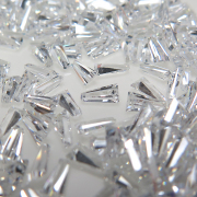 キュービックジルコニアcz【AAA】・ルース（裸石）・テーパー【2×1.5×1mm】ファセットカット（0.83g入/100個相当）