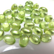 天然石ルース（裸石）・ペリドット/カボション（オーバル）6×4mm（10個）