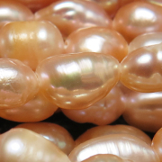 パール ライス 淡水真珠ビーズ（ペールピンク～ペールオレンジ）4～5mm （2連）
