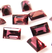 ルビー 天然石ルース モザンビーク産/加熱 バゲットカット・マシン【3×1.8mm】ファセット（1個）
