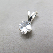 シルバーアクセサリー/ペンダントトップ天然石ホワイトトパーズ＜11月誕生石＞（スクエア4mm）「sv925」（1個）