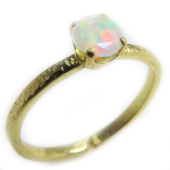 エチオピアンオパール 天然石指輪 ハンマードリング ファセットカット（4本爪 ラウンド 5mm）真鍮ブラス・ゴールドカラー