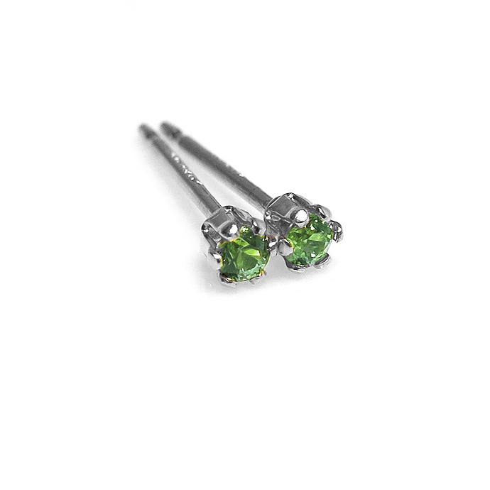 ペリドットピアス シルバー 2mm 天然石＜8月誕生石＞SV925（1ペア）