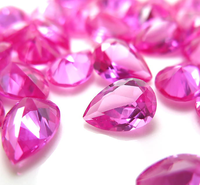 ピンクサファイア【AAA】「合成コランダム/火炎溶融法（ベルヌーイ法）」・ルース（裸石）/ペア【6×4mm】ファセットカット（300個）