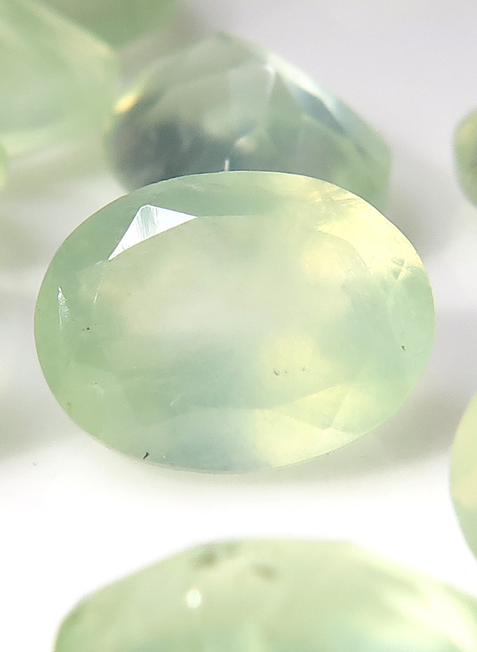 プレナイト 天然石ルース オーバル ファセットカット【6×4mm】 10個