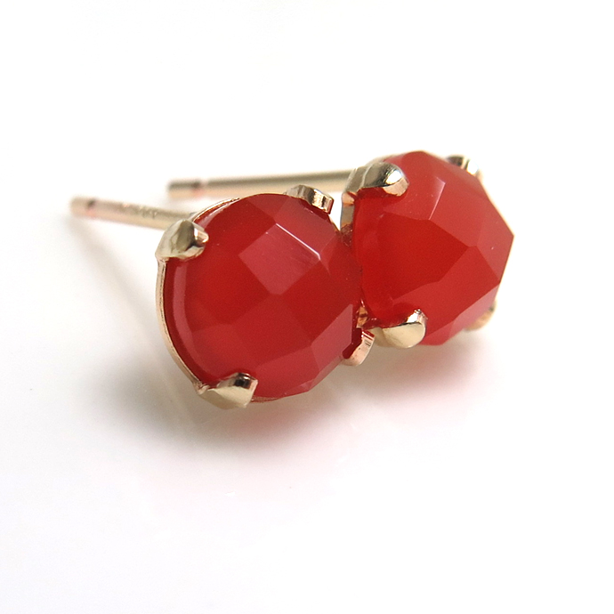 14kgfピアス 天然石レッドオニキス 6mmカボション チェッカーボードカット（ラウンド）「ゴールドフィルド」（10ペア）