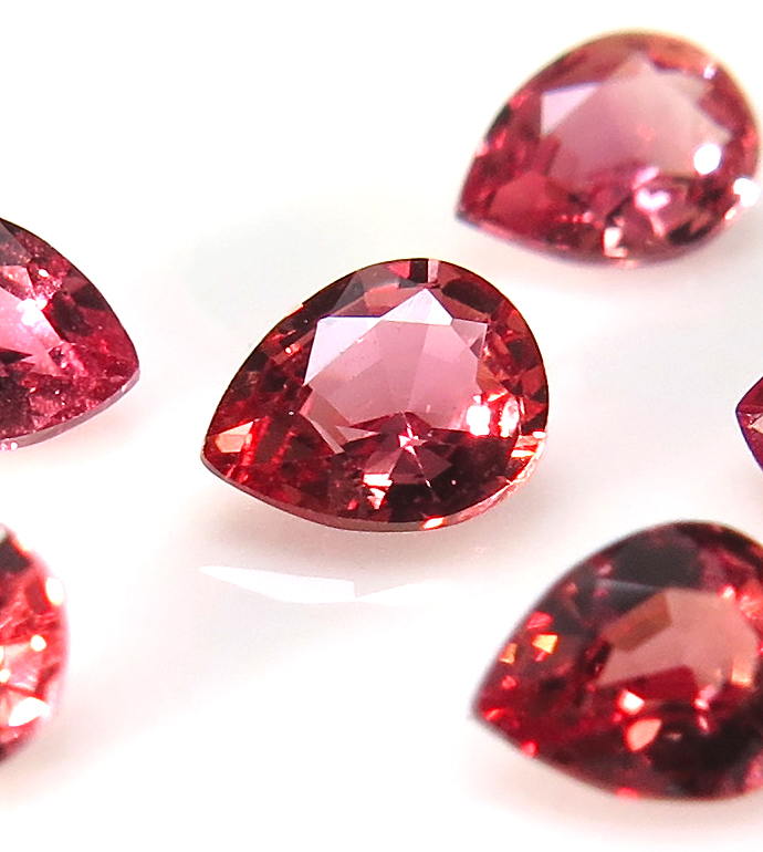 サファイア オレンジ レッド（セイロン産/通常加熱処理）ペアシェイプ【4×3mm】ファセットカット（1個）