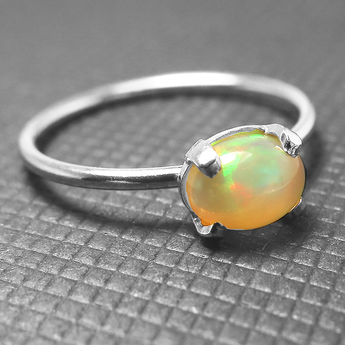エチオピアオパール リング 指輪 シルバー 天然石 6×4mm カボションオーバル「SV925」