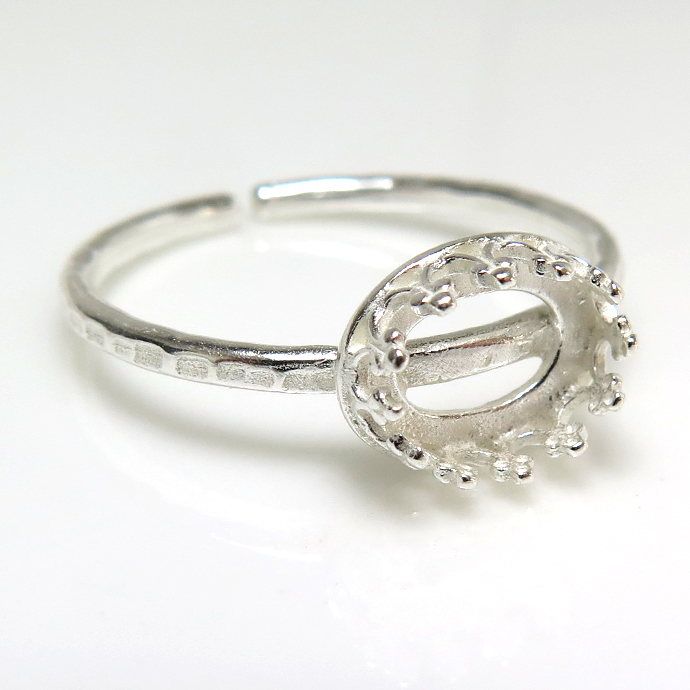 ハンマード指輪リング空枠クラウン（ベゼルセッティング/カボション用）（オーバル 横 8×6mm）（真鍮ブラス・シルバープレーテッド）（10個）