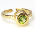 ペリドット リング 指輪 ラウンド 天然石 6mm 真鍮ブラス・ゴールドカラー 1個