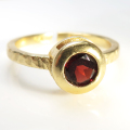 ガーネット リング 指輪 天然石 丸 円 ラウンド 6mm 真鍮ブラス・ゴールドカラー 1個
