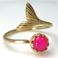 カルセドニー フューシャピンク 天然石 人魚 指輪 マーメイド マーメード テール リング ゴールド 6mm 真鍮ブラス 1個