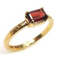 ガーネット 天然石 リングハンマード 指輪 オクタゴン レクタングル（6×4mm）（真鍮ブラス・ゴールドカラー）