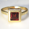 ガーネット 指輪 リング 天然石スクエア 四角 6mm 真鍮ブラス・ゴールドカラー 1個