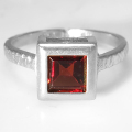 ガーネット 指輪 リング 天然石スクエア 四角 6mm 真鍮ブラス・シルバーカラー 1個