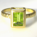 ペリドットリング 指輪 レクタングル オクタゴン 長方形リング 天然石 7×5mm 真鍮ブラス・ゴールドカラー 1個