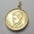 大統領1ドル貨（第35代・ジョン・F・ケネディ大統領）・コインペンダント・バチカン付「14kgf・ゴールドフィルド」（1個）