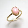 天然石ピンクオパール＜10月誕生石＞・指輪ハンマードリング（カボションオーバル・8×6mm）（真鍮ブラス・ゴールドカラー）（1個）