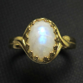 天然石指輪 レインボームーンストーン（カボションオーバル10×8mm）（真鍮ブラス・ゴールドカラー）