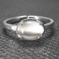 ムーンストーン 天然石指輪 リング ホワイト ハンマード（4本爪 カボションオーバル横8×6mm）真鍮ブラスシルバーカラー