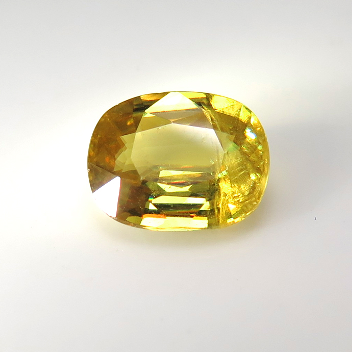天然石ルース（裸石） スフェーン ロシア産/非加熱 オーバル【7.9×6.3×3.2mm】ファセットカット（1個）