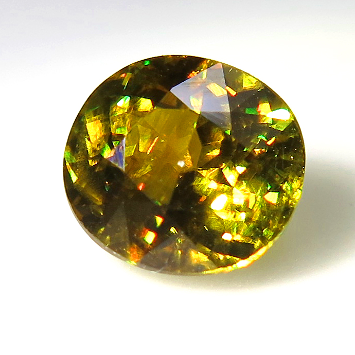 スフェーン 天然石ルース 裸石 マダガスカル産/非加熱 オーバル【6.95×6.38×4.62mm】ファセットカット（1個）