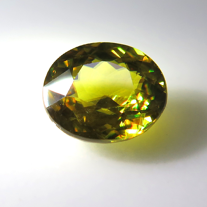 天然石ルース スフェーン マダガスカル産/非加熱 オーバル【7.45×6.52×4.18mm】ファセットカット（1個）