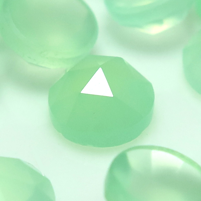 カルセドニー ローズカット カボション 天然石ルース スプリンググリーン染 ラウンド【6mm】（25個）