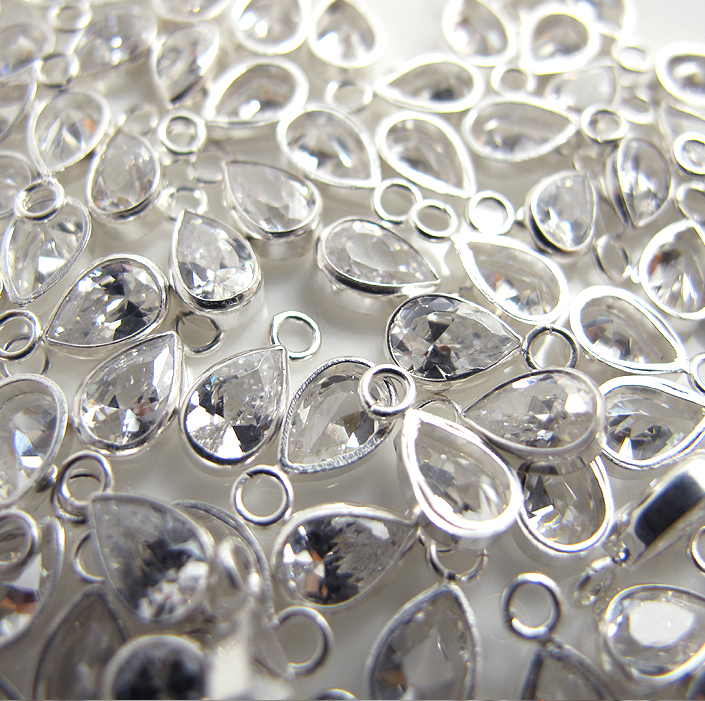 SV925チャーム/キュービックジルコニア（ドロップ4×6mm）（10個）