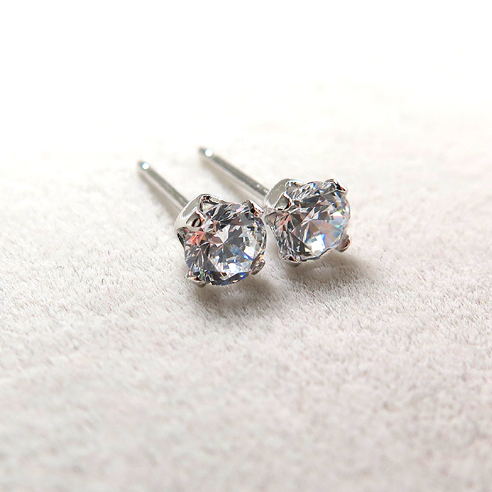 4mm4本爪ポストピアス（CZキュービックジルコニア・4mm）「14kgf（ホワイトゴールドフィルド）」（1ペア/2個）