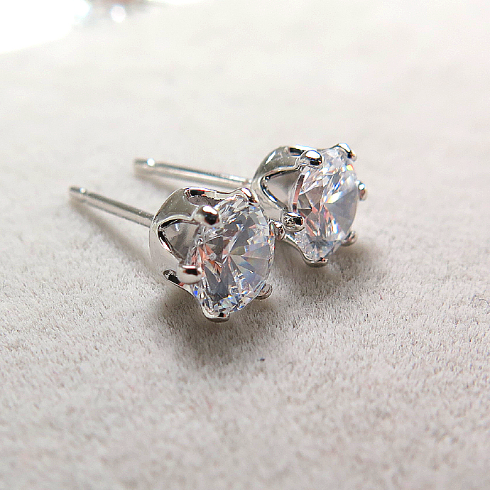 4mm6本爪ポストピアス（CZキュービックジルコニア・4mm）「14kgf（ホワイトゴールドフィルド）」（1ペア/2個）