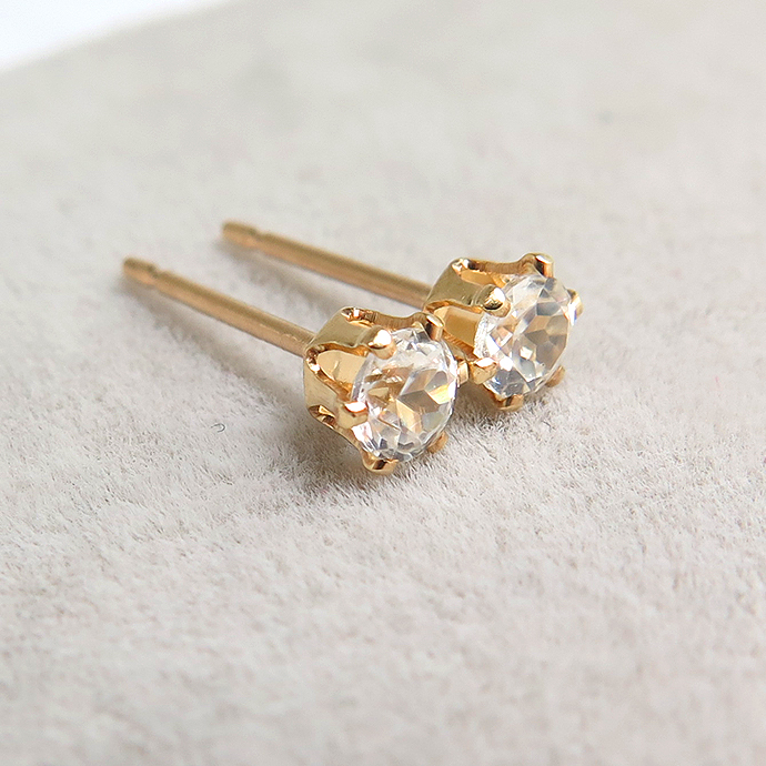 14kgf/3mmラウンド6本爪・スタッドピアス（立て爪ピアス）・天然石（ホワイトジルコン）（タンザニア産）/「ゴールドフィルド」（1ペア）