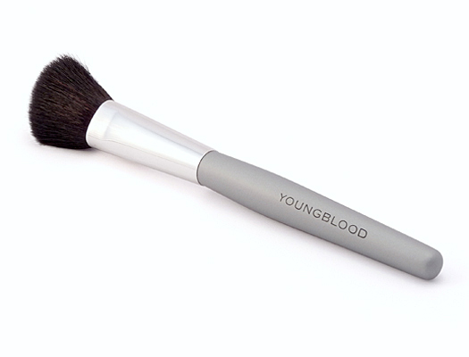 【正規品】ヤングブラッド(YOUNG BLOOD) チークブラシ  【熊野筆製作・山羊毛１００％】