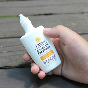 アロマUVサンプロテクト SPF20 PA++ 30ml ＜フレッシュ＞ ラベンダーの