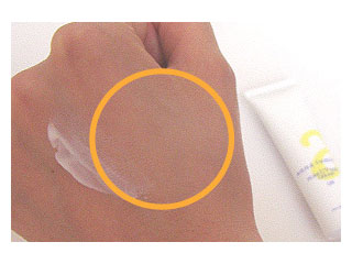 ナチュラルUVベースクリーム SPF27 PA++ 40g ＜アンナトゥモール