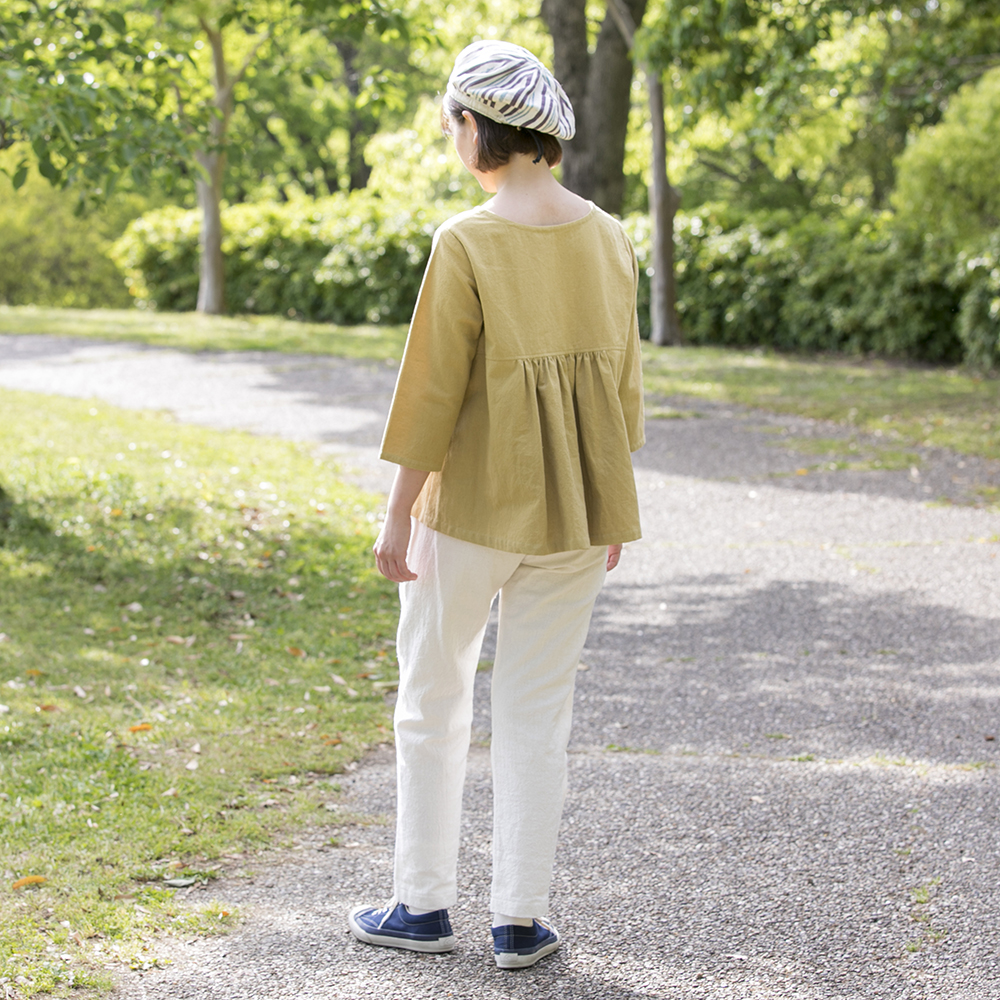 備後節織うしろギャザーブラウス しろ・からし ｜絲佳 itoka（暮らしの衣 あじさい）西 友里 　石川県金沢市