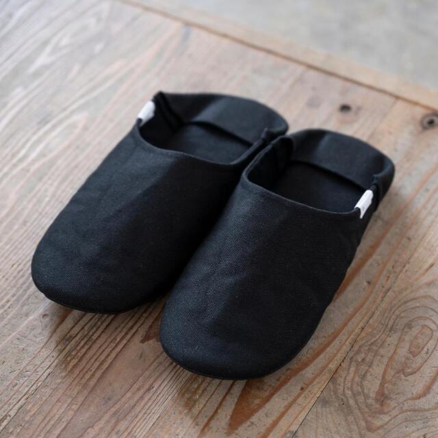 帆布のバブーシュ＜Lamp Black（ランプブラック）＞ [ABE HOME SHOES｜（群馬県）]